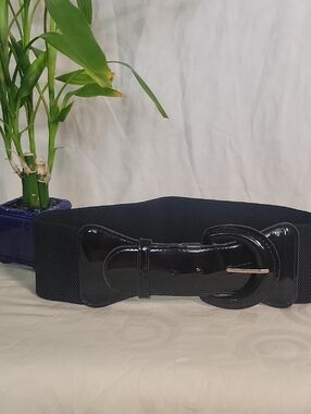 Wide Elastic Black Patent Belt with Round Buckle